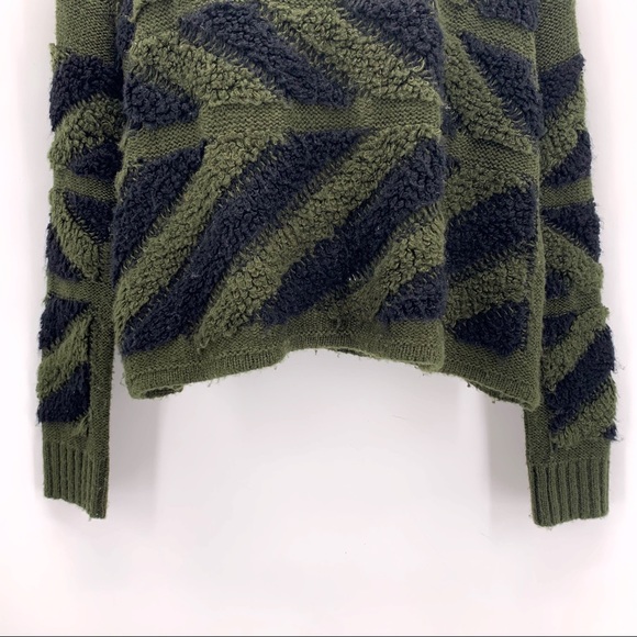 John + Jenn Green and Black Textured Sweater Size Small - Picture 3 of 6